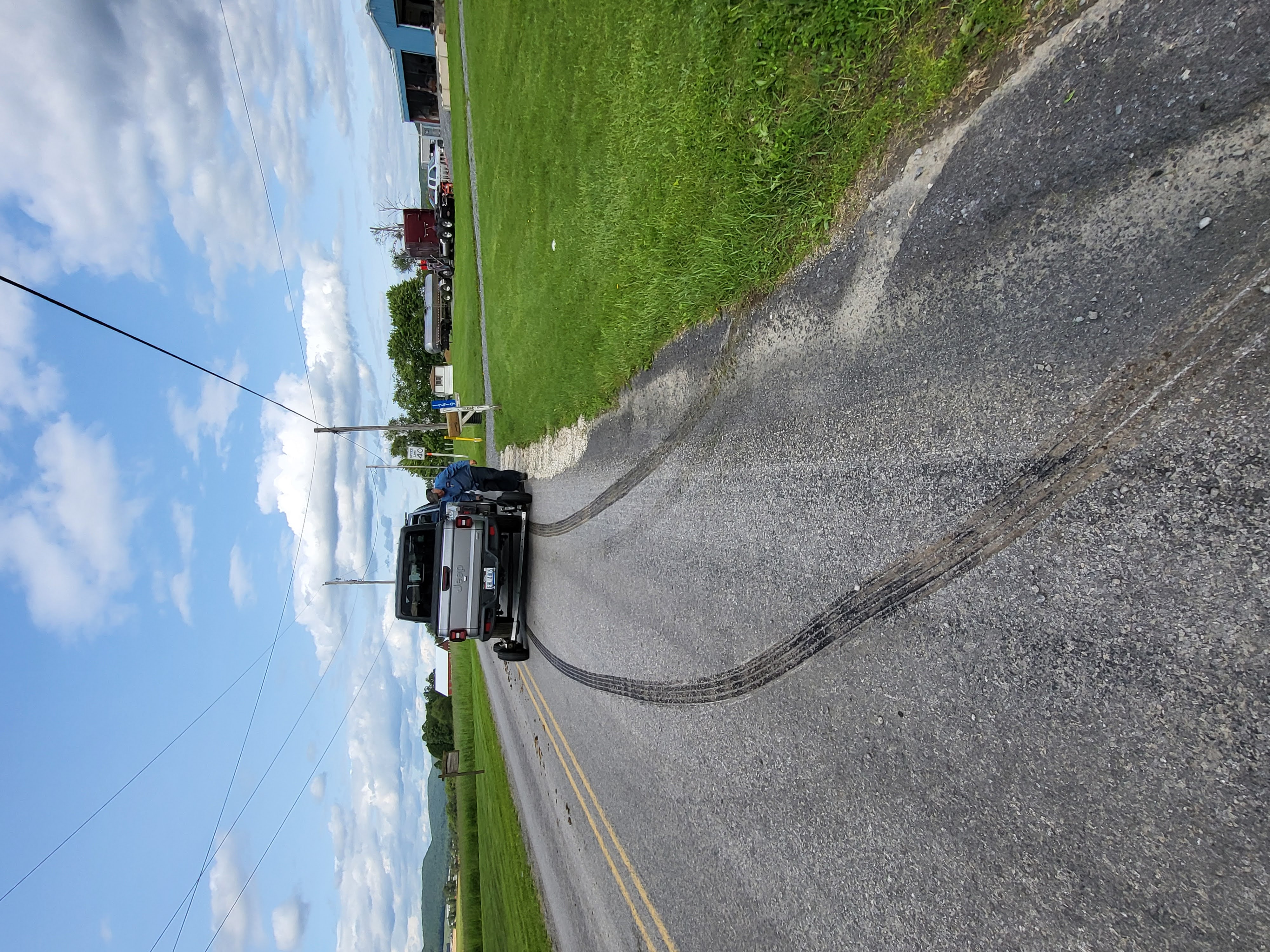 Lion Country Automotive (Lewistown, PA), USDOT #2104211 Tow truck hookup process – June 1, 2025