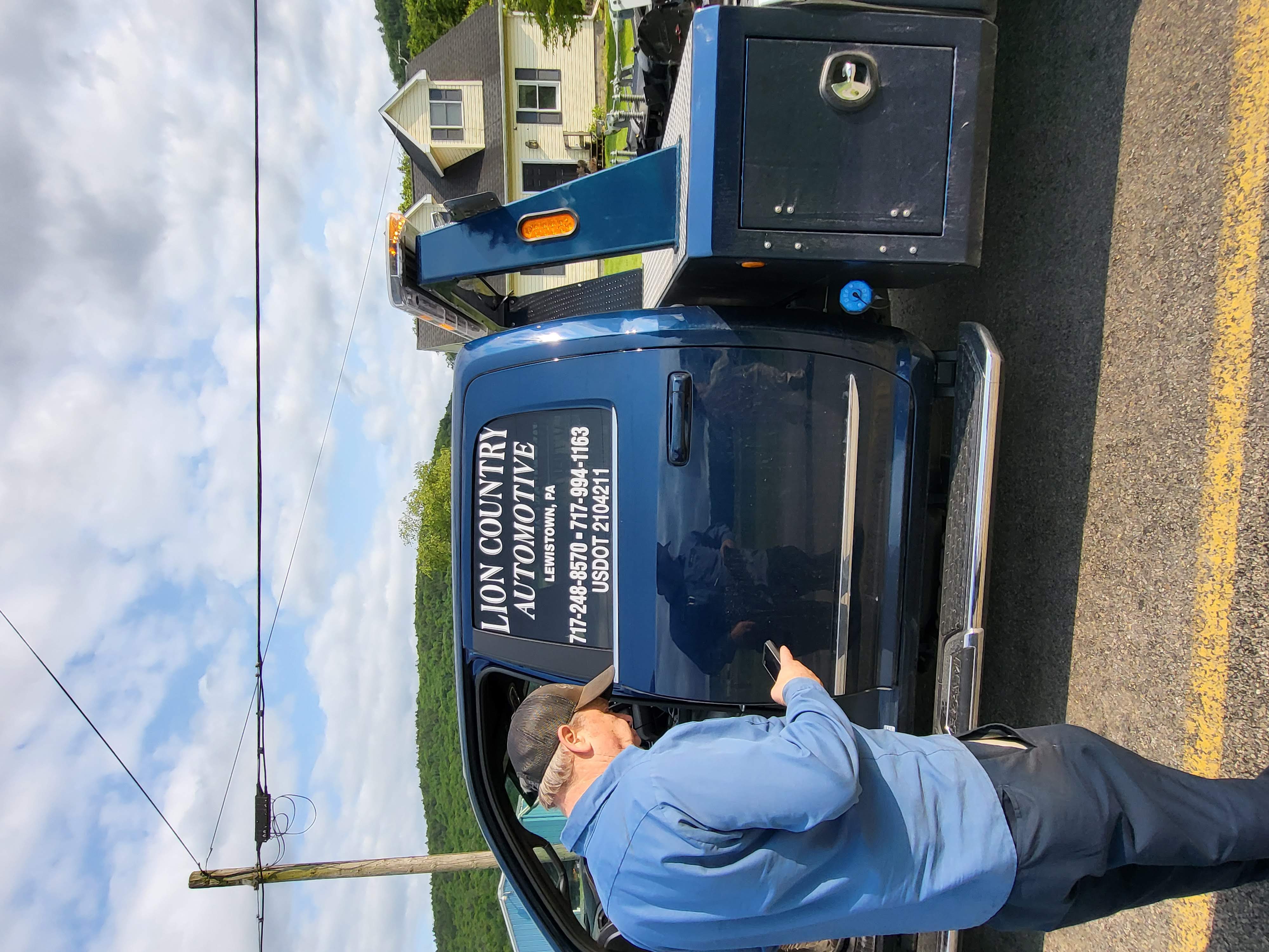 Lion Country Automotive (Lewistown, PA), USDOT #2104211 Tow truck hookup process – June 1, 2025